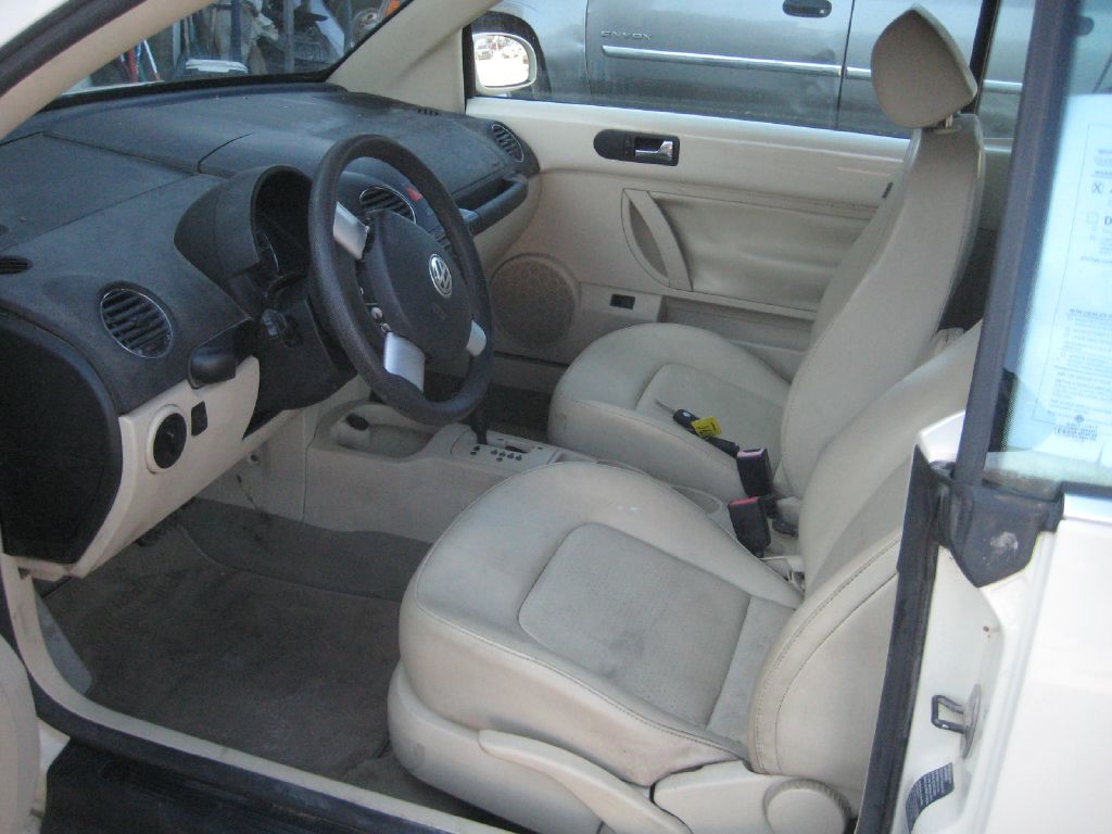 VOLKSWAGEN NEW BEETLE 2006 VOLKSWAGEN NEW BEETLE 3VWRF31Y56M320039
