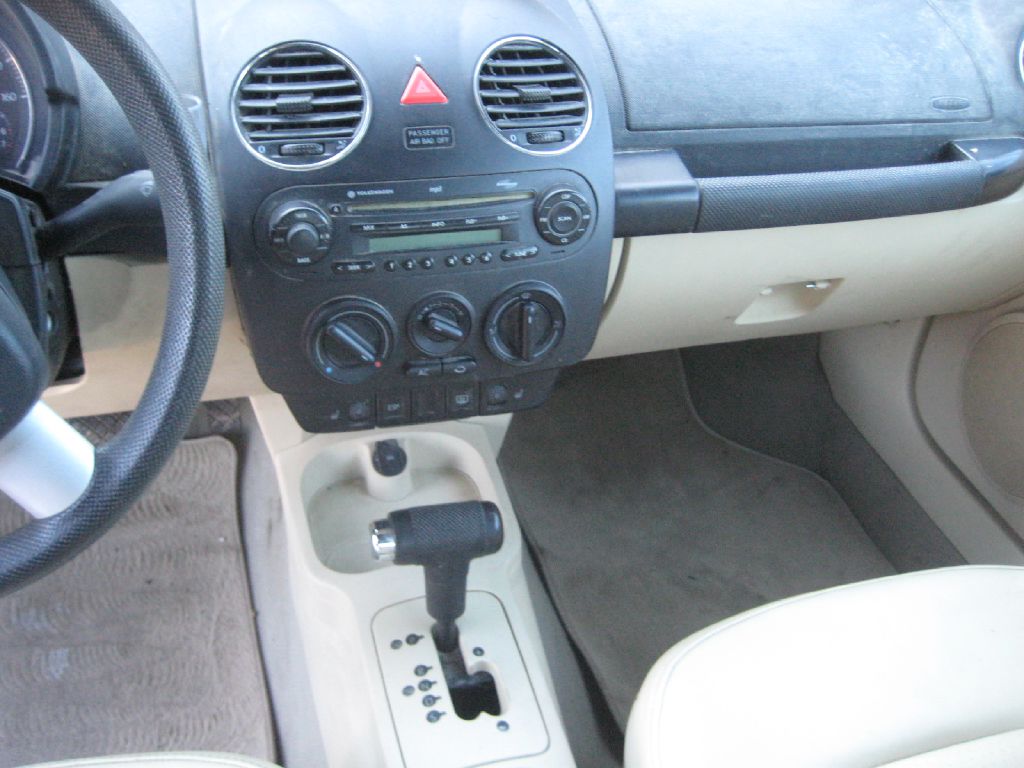 VOLKSWAGEN NEW BEETLE 2006 VOLKSWAGEN NEW BEETLE 3VWRF31Y56M320039