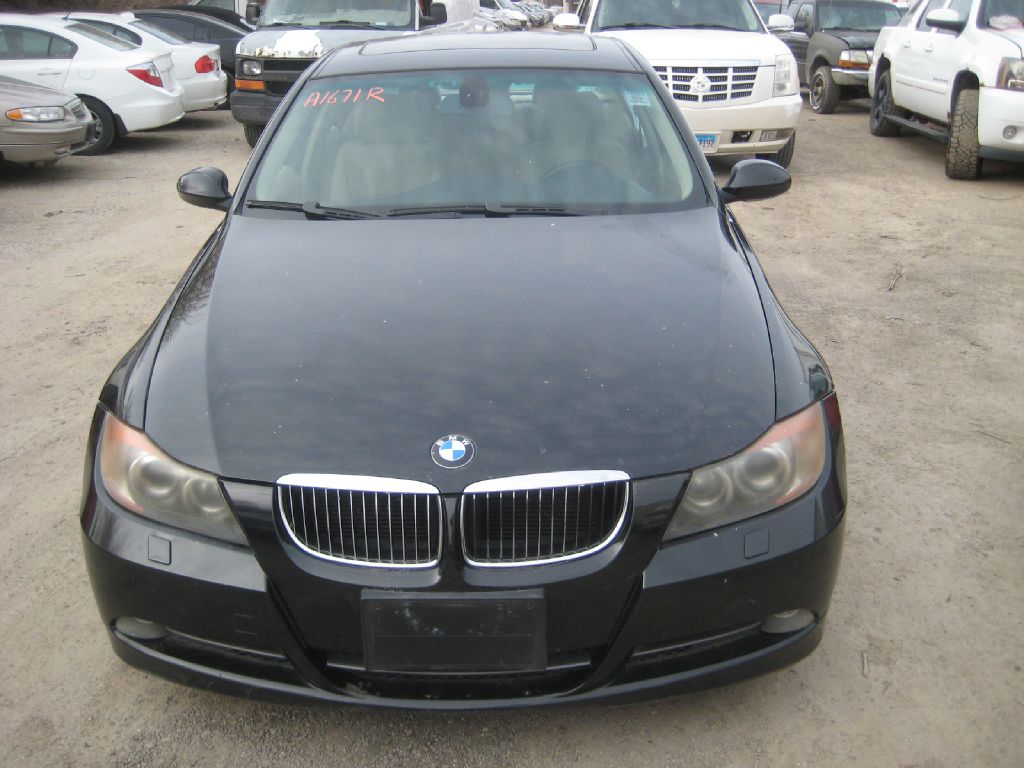 Photo 2 of this BMW 330