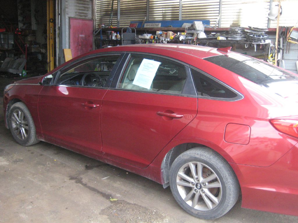 Photo 8 of this HYUNDAI SONATA