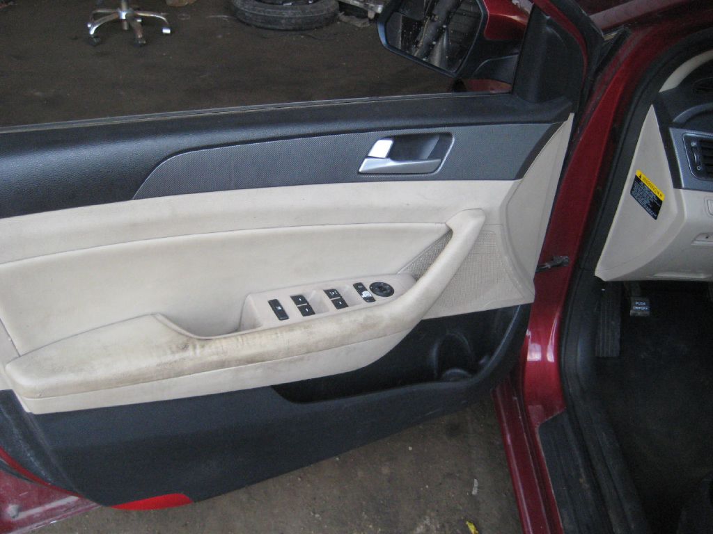 Photo 9 of this HYUNDAI SONATA