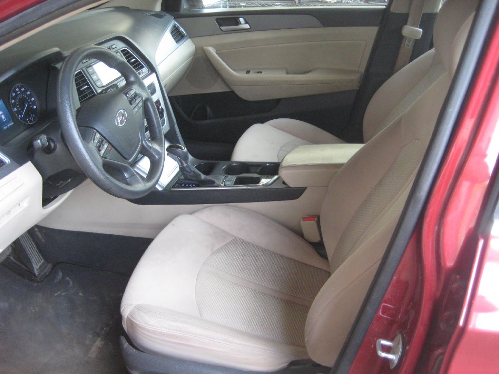 Photo 10 of this HYUNDAI SONATA