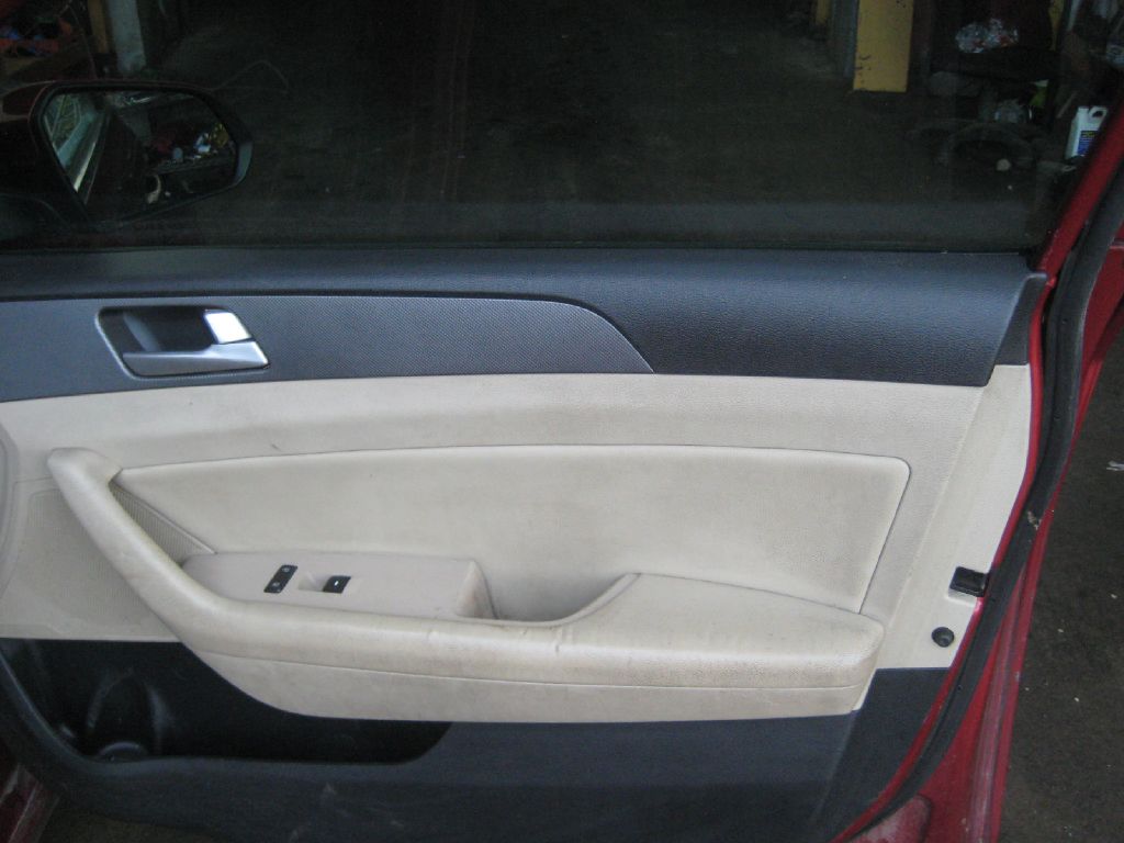 Photo 15 of this HYUNDAI SONATA