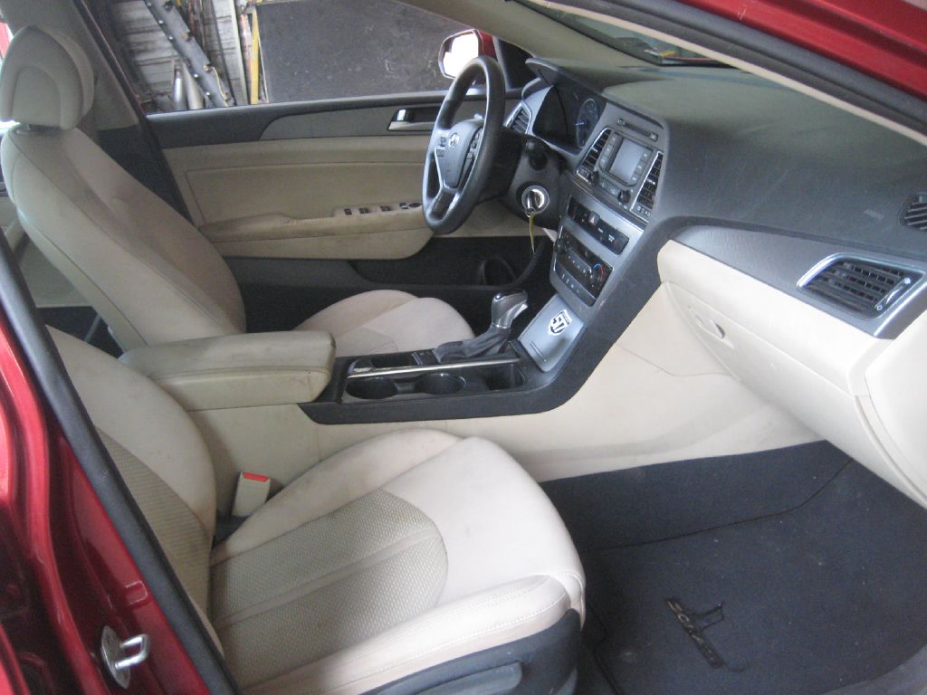Photo 16 of this HYUNDAI SONATA