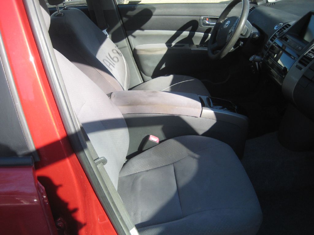 Photo 16 of this TOYOTA PRIUS