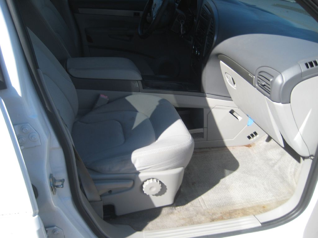 Photo 14 of this BUICK RENDEZVOUS