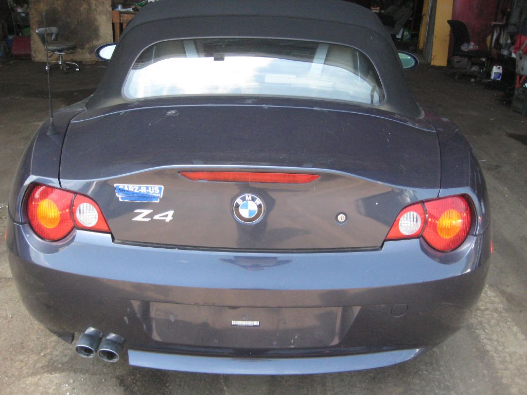 BMW Z4 2004 BMW Z4 4USBT535X4LU08010