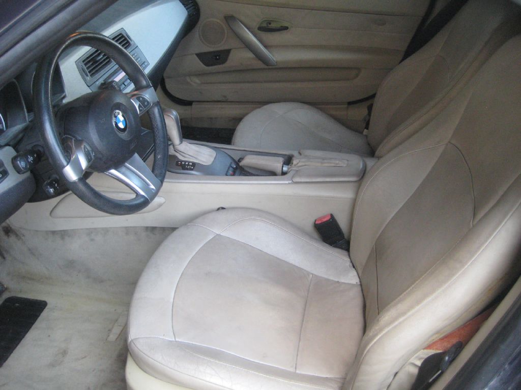 BMW Z4 2004 BMW Z4 4USBT535X4LU08010