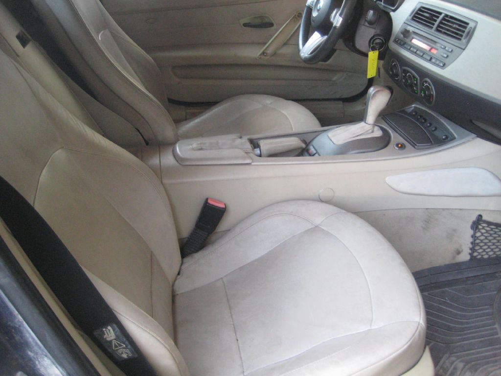 BMW Z4 2004 BMW Z4 4USBT535X4LU08010