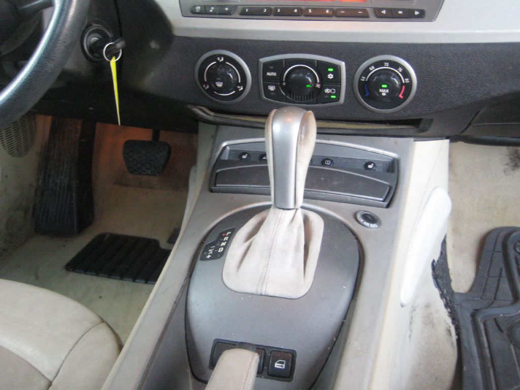 BMW Z4 2004 BMW Z4 4USBT535X4LU08010