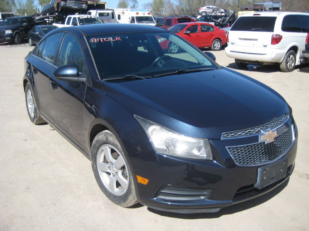 Photo 3 of this CHEVROLET CRUZE