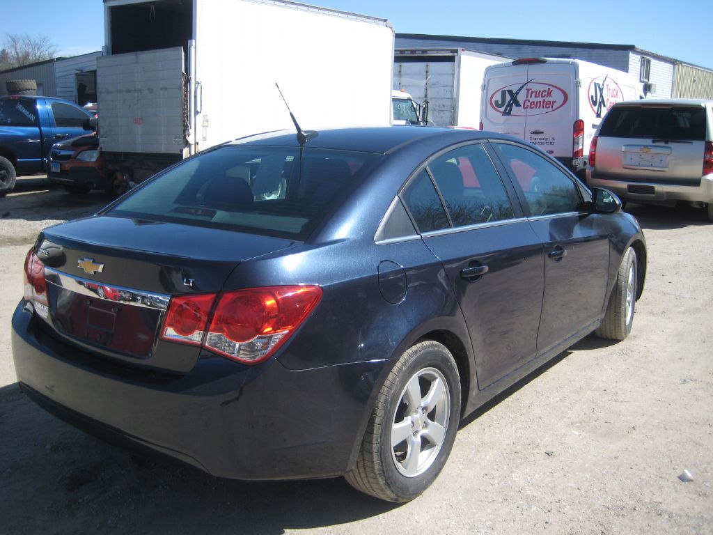 Photo 5 of this CHEVROLET CRUZE