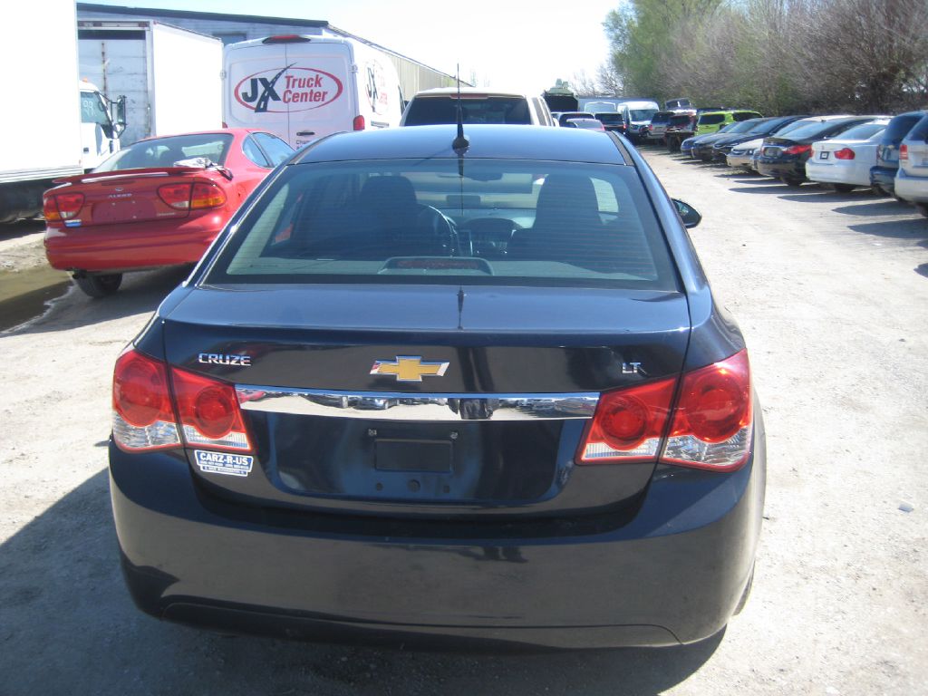 Photo 6 of this CHEVROLET CRUZE