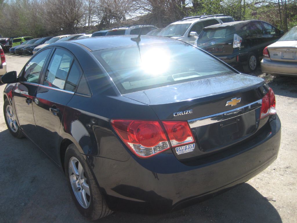 Photo 7 of this CHEVROLET CRUZE