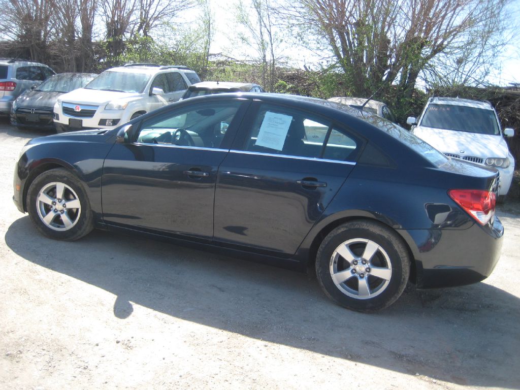 Photo 8 of this CHEVROLET CRUZE