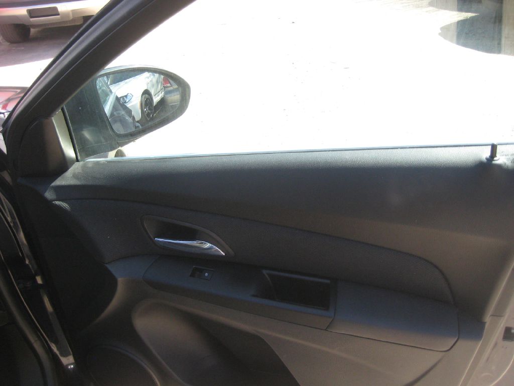 Photo 13 of this CHEVROLET CRUZE