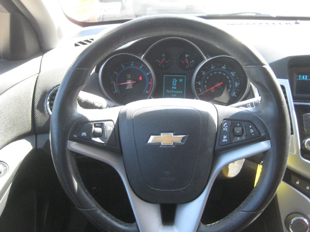 Photo 18 of this CHEVROLET CRUZE