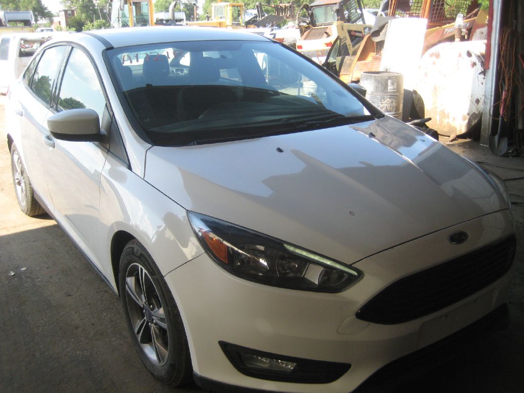 Photo 3 of this FORD FOCUS