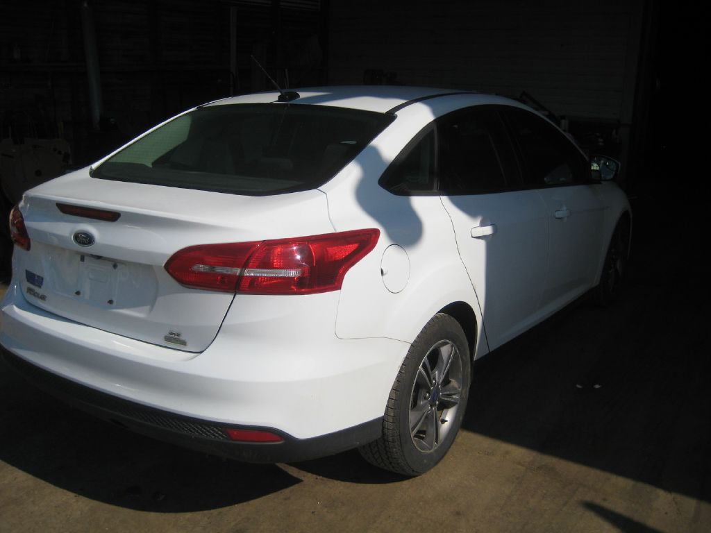 Photo 5 of this FORD FOCUS