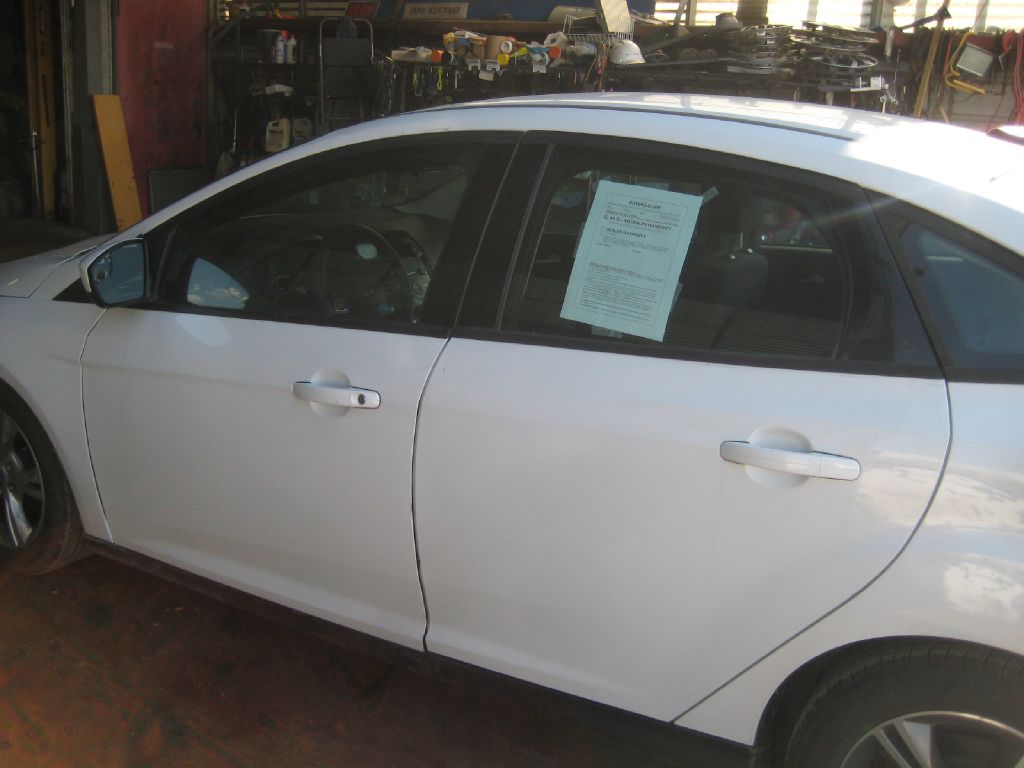 Photo 8 of this FORD FOCUS