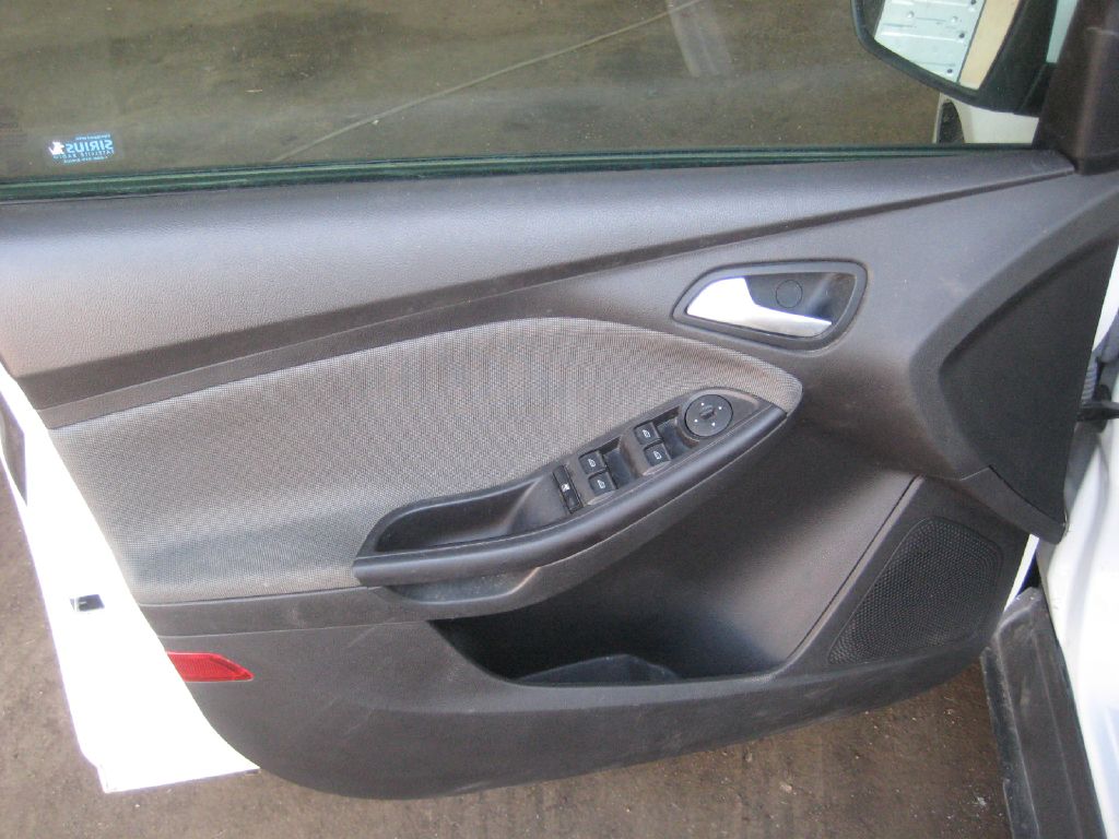 Photo 9 of this FORD FOCUS