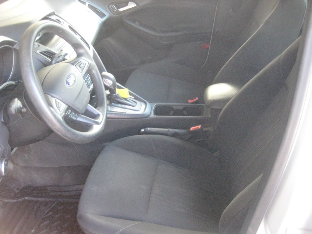 Photo 10 of this FORD FOCUS