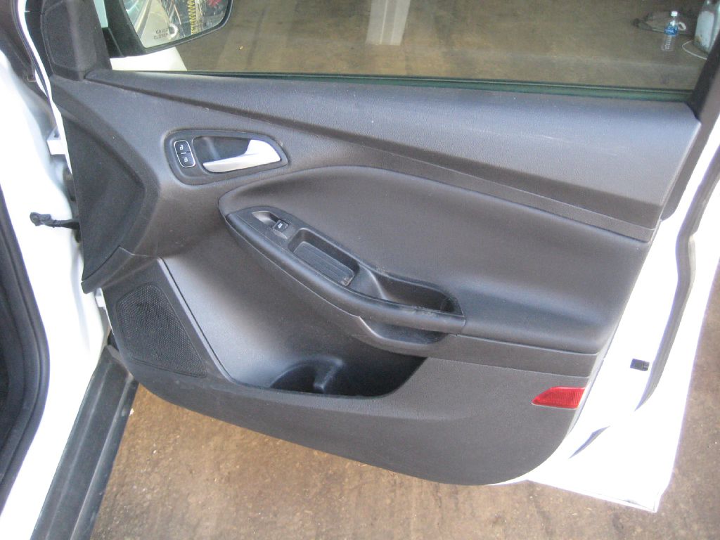 Photo 13 of this FORD FOCUS
