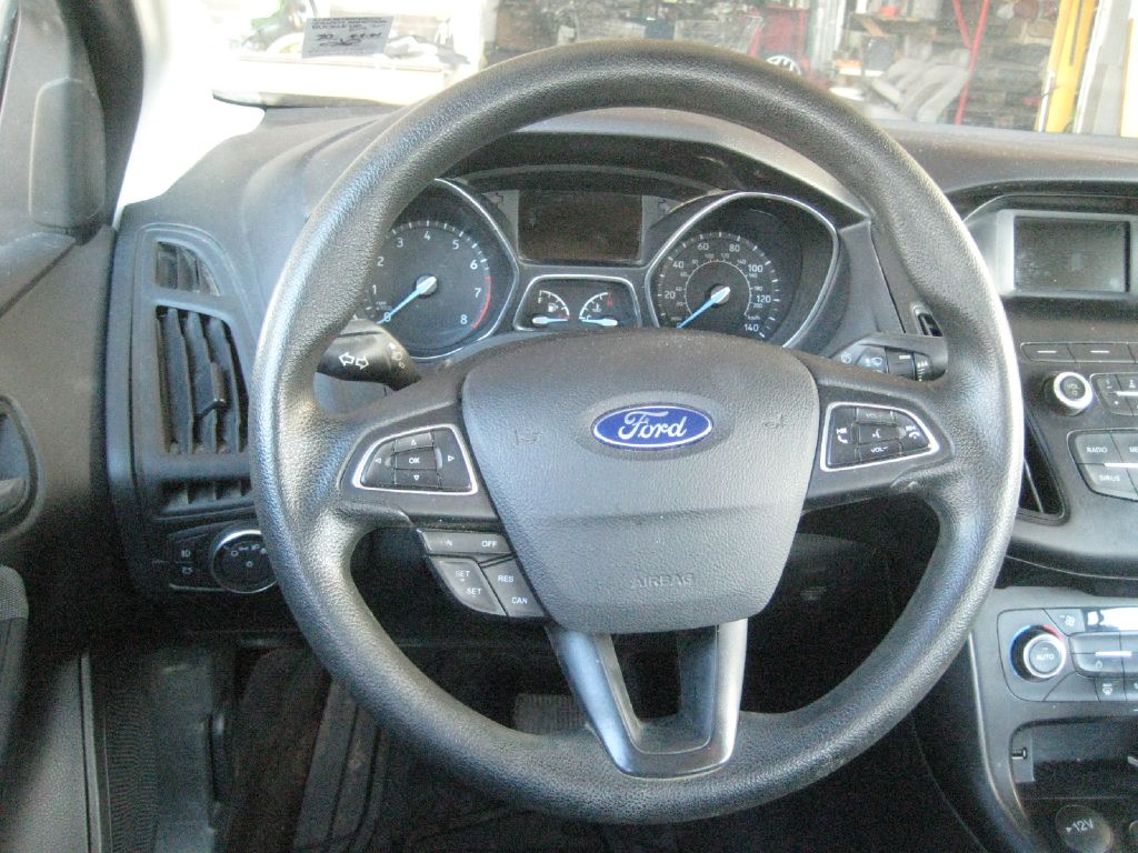 Photo 17 of this FORD FOCUS