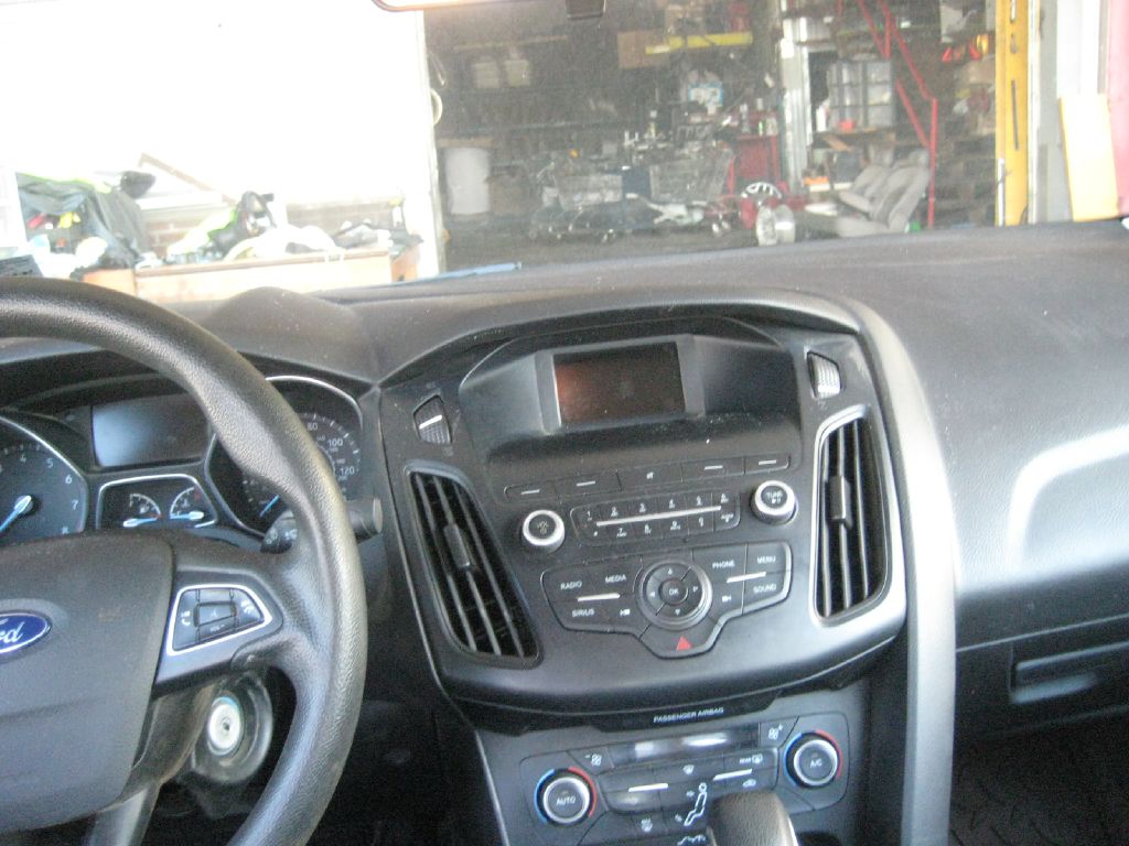 Photo 18 of this FORD FOCUS