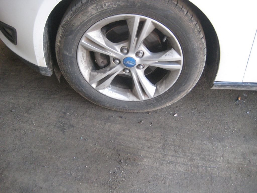 Photo 21 of this FORD FOCUS