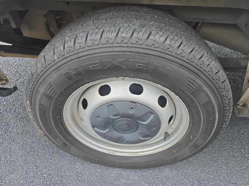 Photo 18 of this FORD TRANSIT