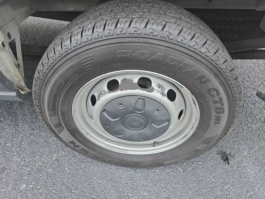 Photo 17 of this FORD TRANSIT