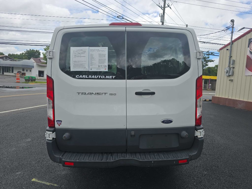 Photo 4 of this FORD TRANSIT