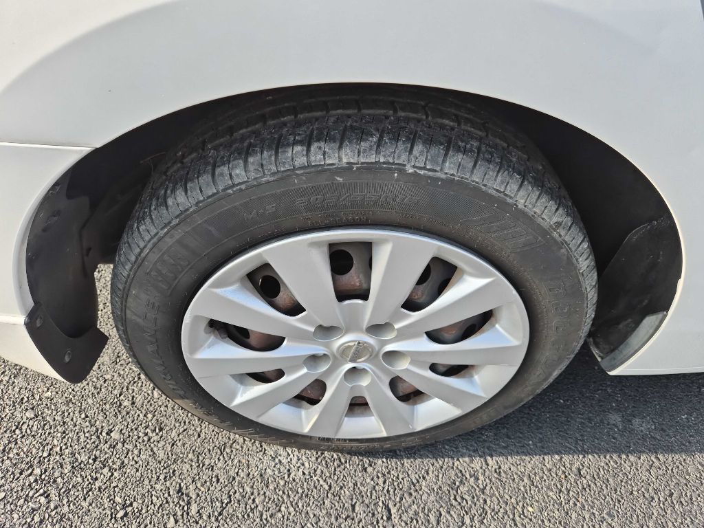 Photo 18 of this NISSAN SENTRA