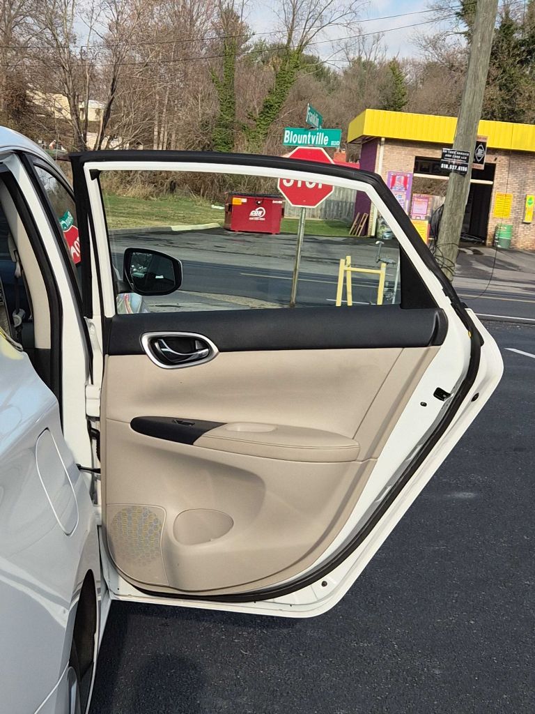Photo 14 of this NISSAN SENTRA