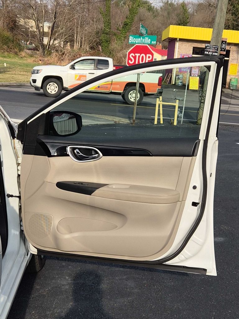 Photo 16 of this NISSAN SENTRA