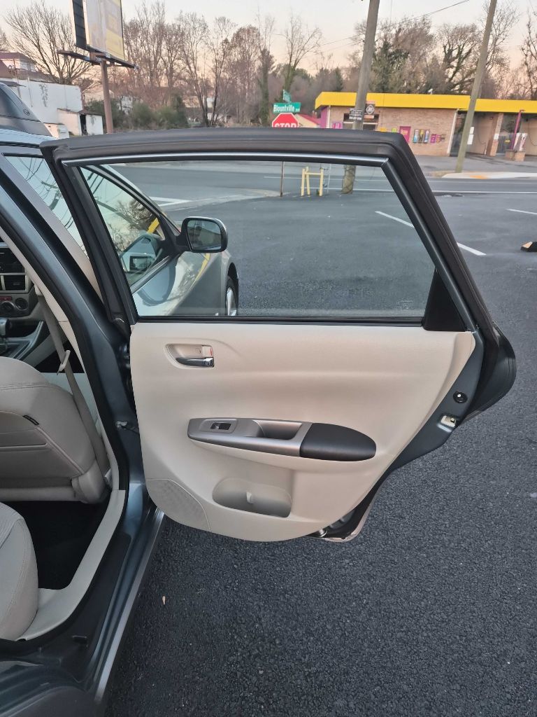 Photo 14 of this SUBARU IMPREZA