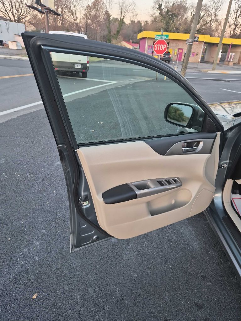 Photo 9 of this SUBARU IMPREZA
