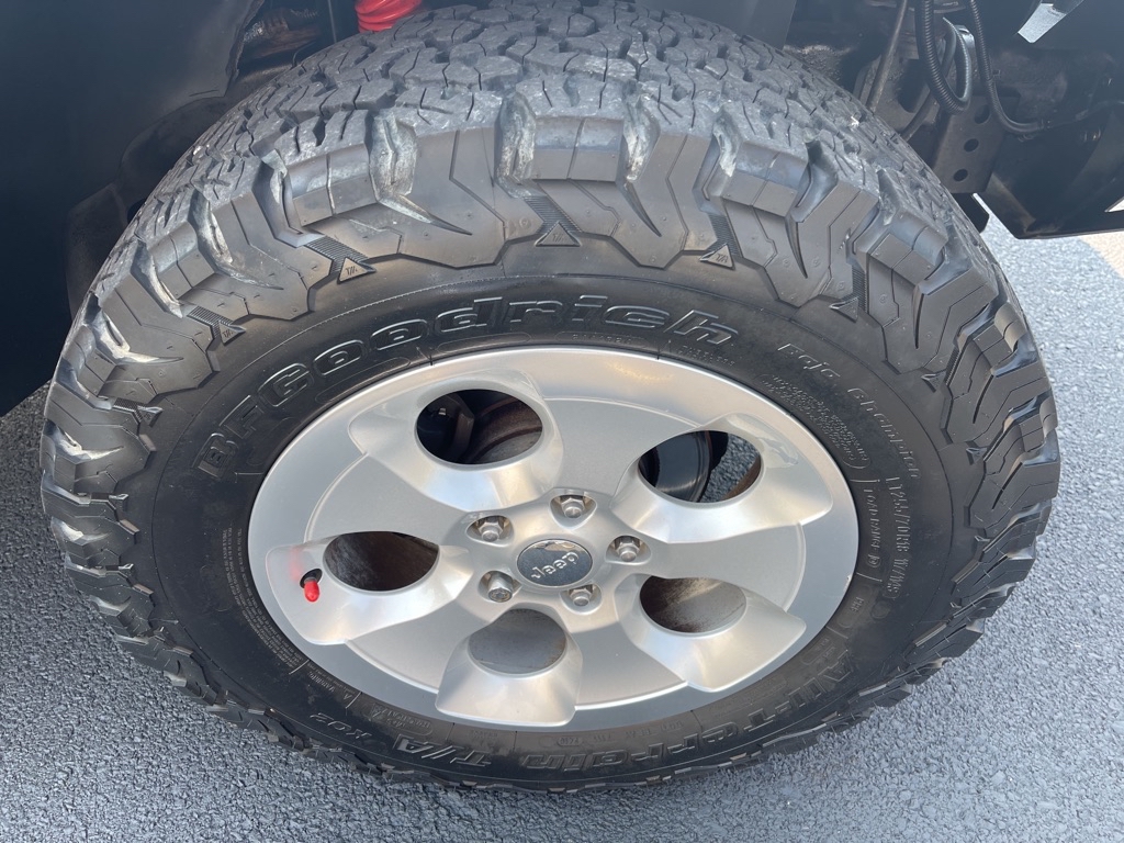 Photo 19 of this JEEP WRANGLER