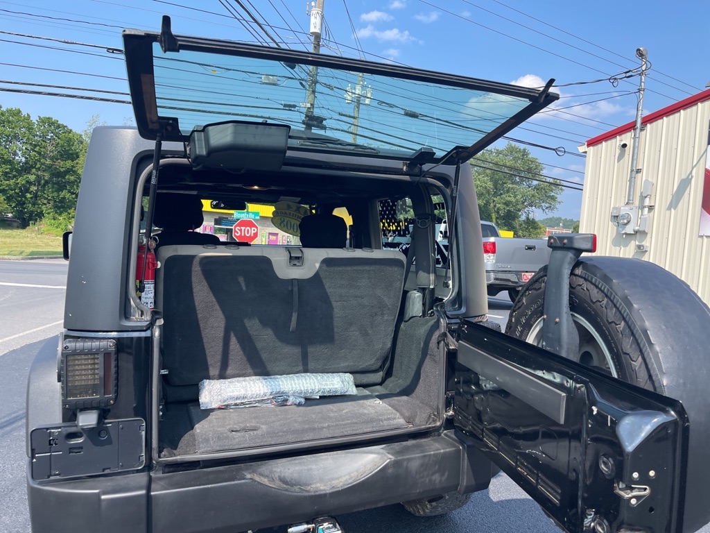 Photo 12 of this JEEP WRANGLER