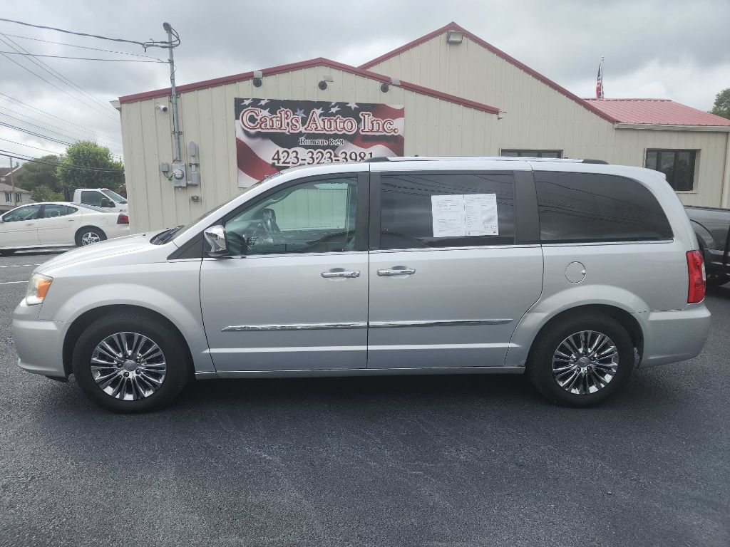 Photo 2 of this CHRYSLER TOWN & COUNTRY