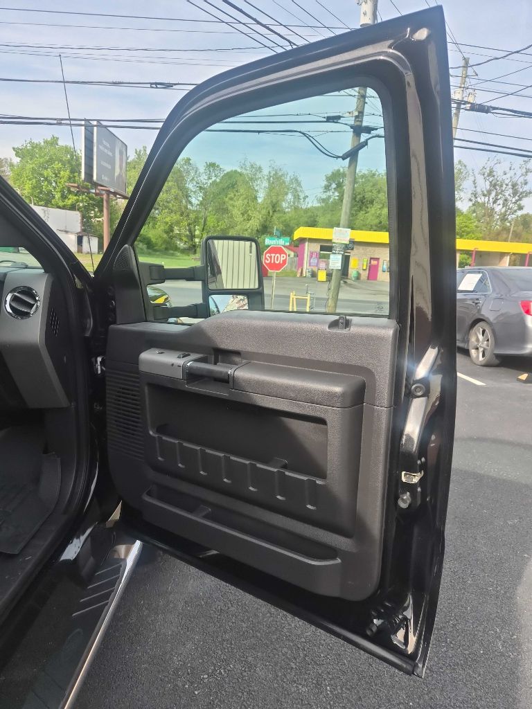 Photo 16 of this FORD F450