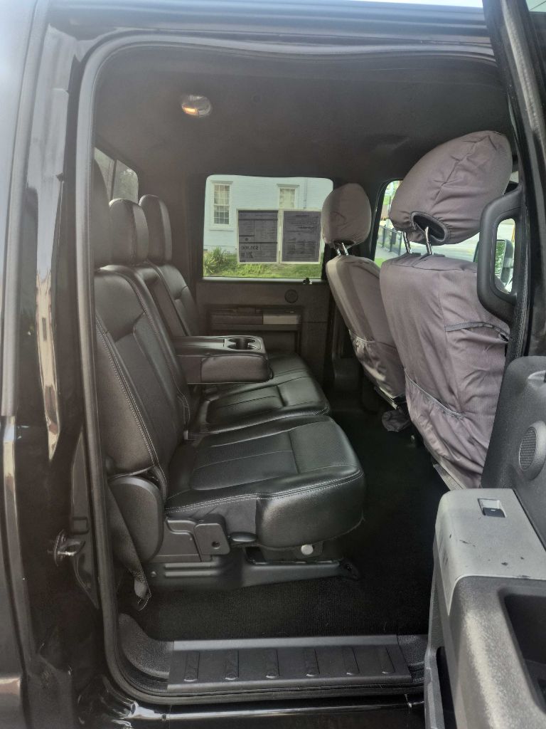 Photo 15 of this FORD F450