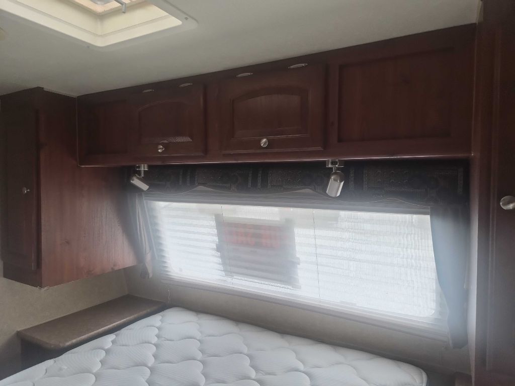 Photo 12 of this FOREST RIVER ROCKWOOD ULTRA