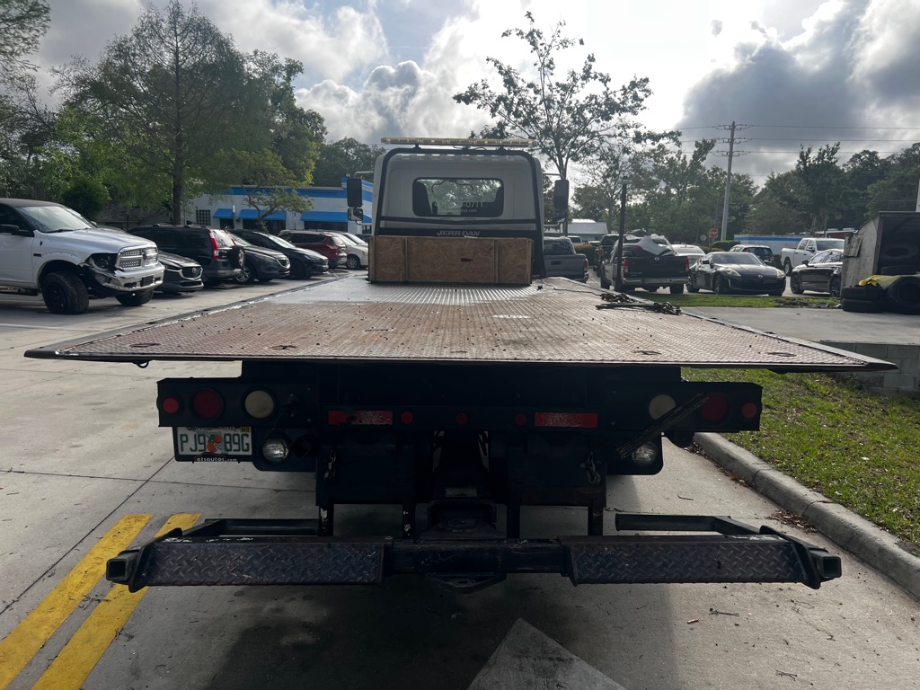 Photo 4 of this HINO 258/268