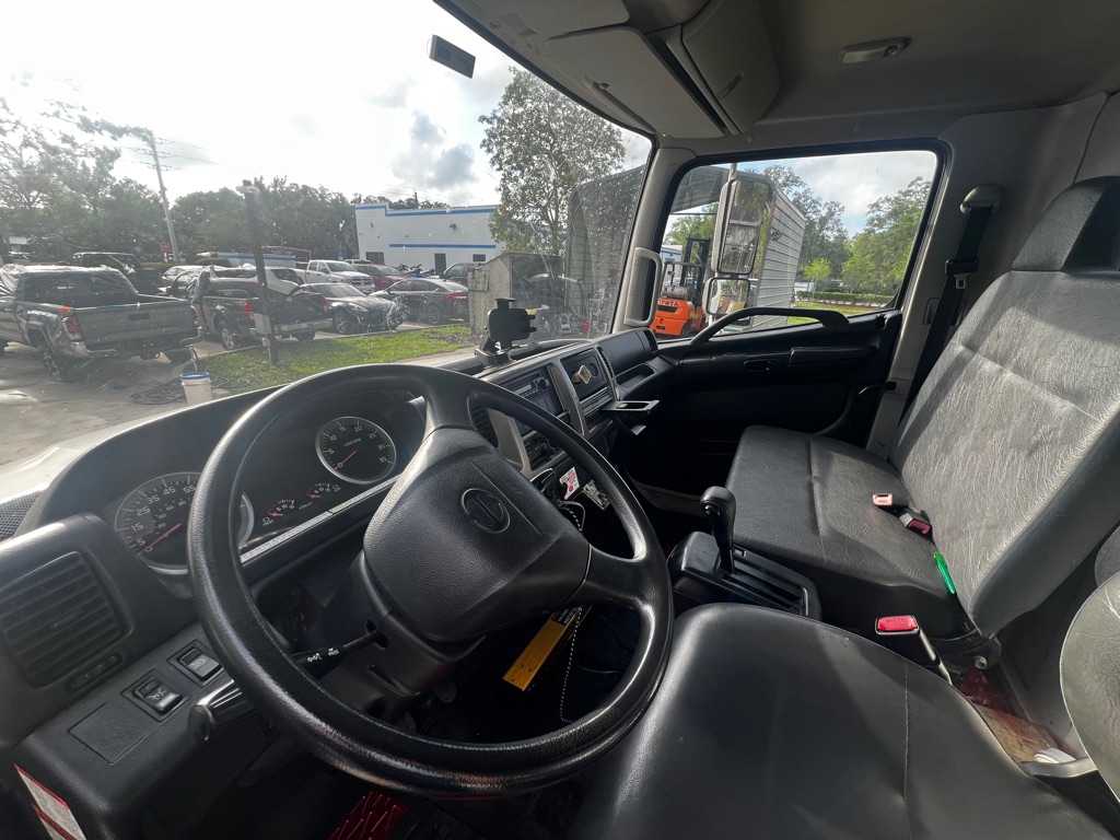 Photo 5 of this HINO 258/268