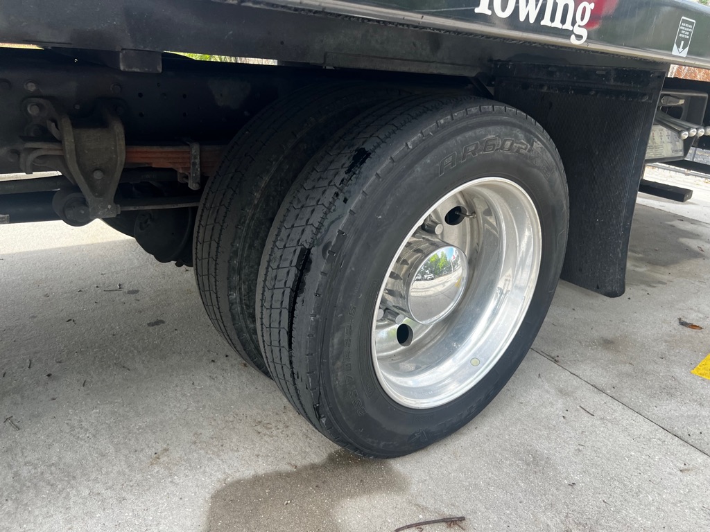 Photo 18 of this HINO 258/268