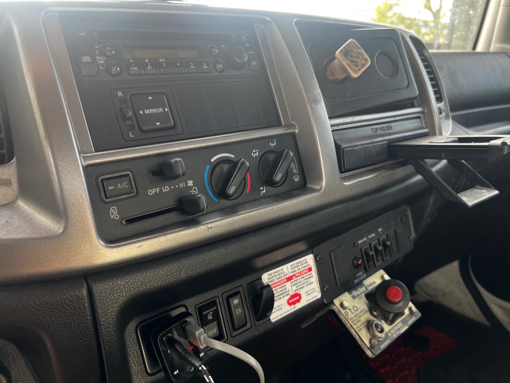 Photo 8 of this HINO 258/268