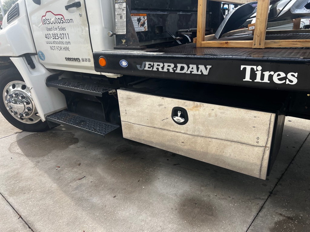 Photo 11 of this HINO 258/268