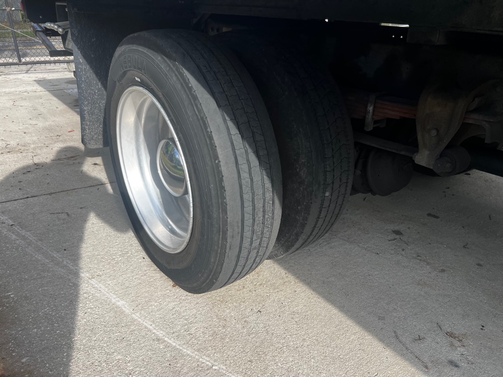 Photo 17 of this HINO 258/268